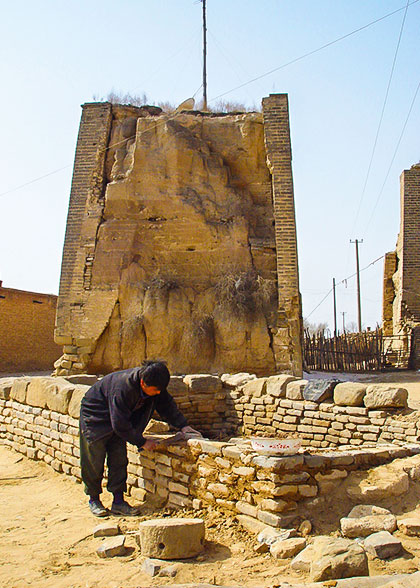 Great Wall bricks are taken to build stockyard.